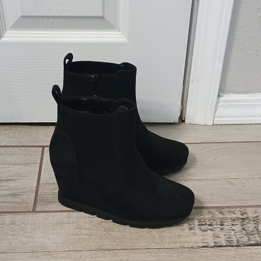 Elegant Black Wedge Ankle Boots